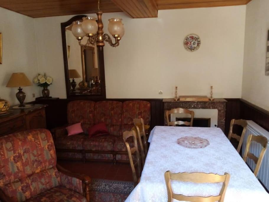 Gite Sous L' Orme Asquins Dış mekan fotoğraf